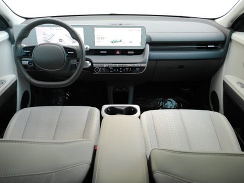 Used 2023 Hyundai Ioniq 5 SEL RWD image 3