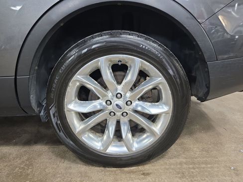 Used 2015 Ford Explorer XLT w/ Equipment Group 202A image 35