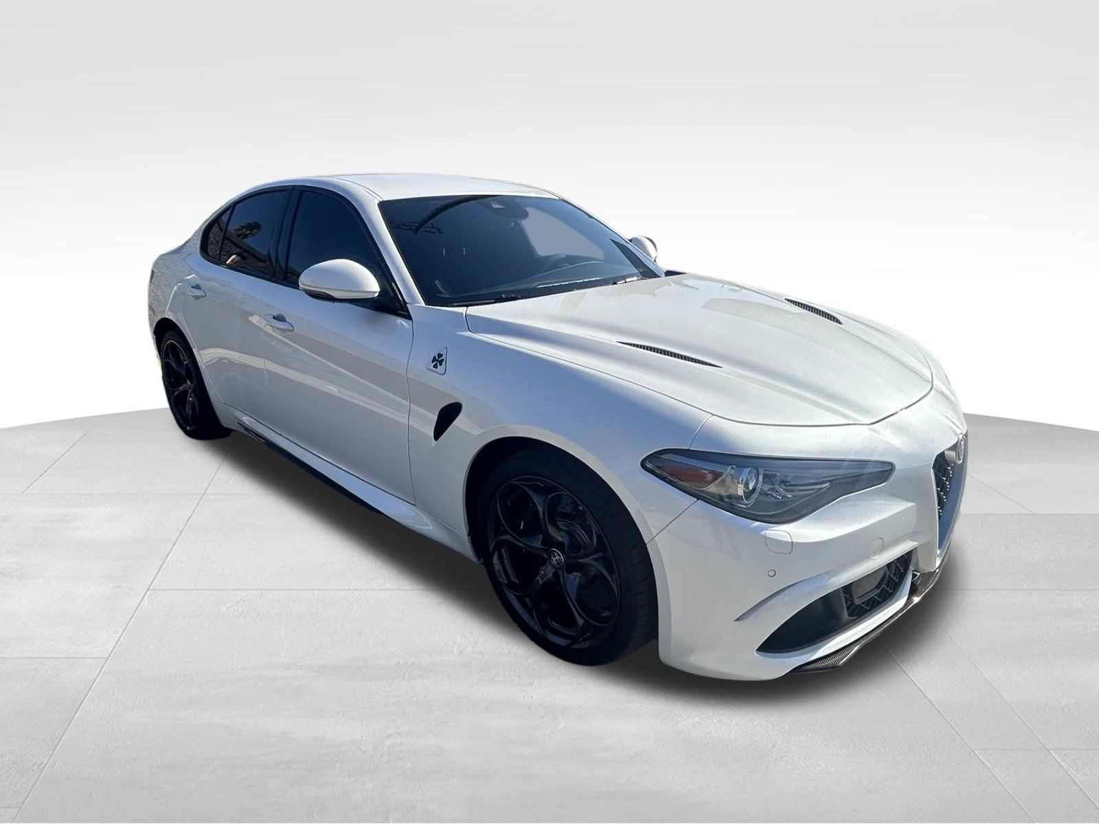 Used 2019 Alfa Romeo Giulia Quadrifoglio w/ Driver Assist Dynamic Package RWD image 6