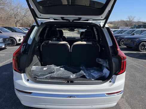 New 2026 Volvo XC90 T8 Ultra w/ Lounge Package AWD/4WD image 12