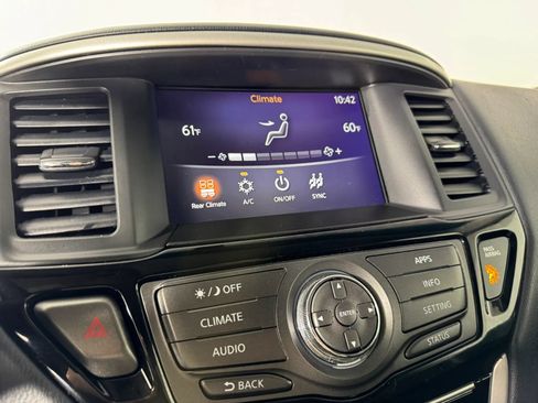 Used 2020 Nissan Pathfinder S FWD image 19