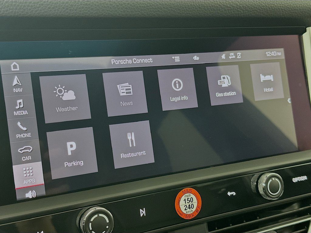 Certified 2025 Porsche Macan AWD/4WD image 15