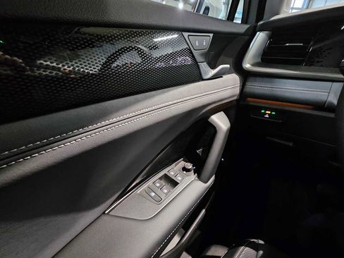 New 2026 Volkswagen Tiguan SE image 32