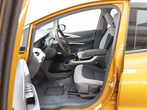 Used 2017 Chevrolet Bolt LT image 6