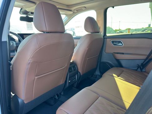 New 2026 Nissan Rogue Platinum w/ Platinum Premium Package AWD/4WD image 17