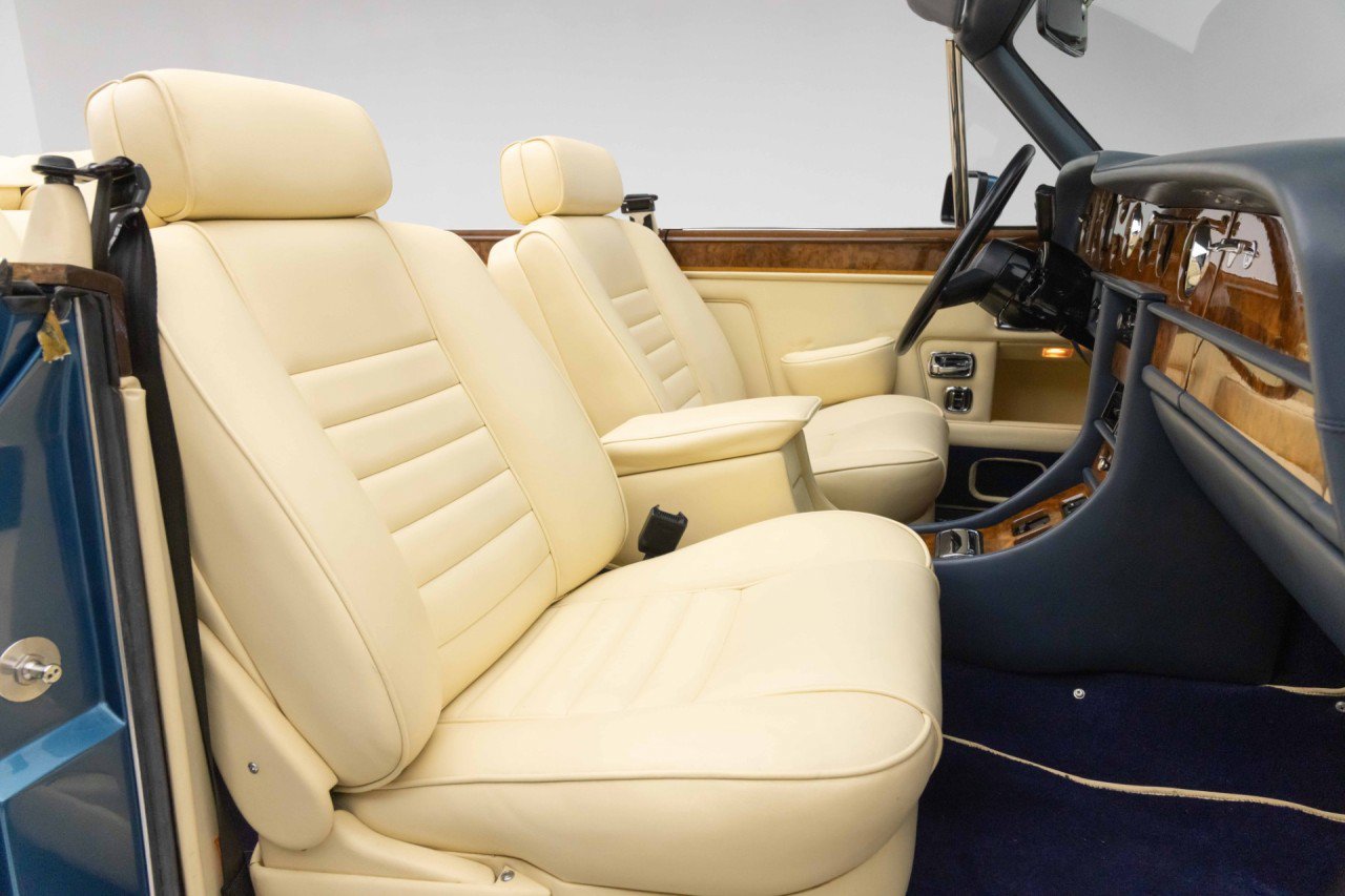 Used 1989 Rolls-Royce Corniche II RWD image 4