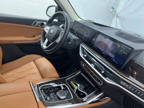 Used 2024 BMW X7 xDrive40i image 31