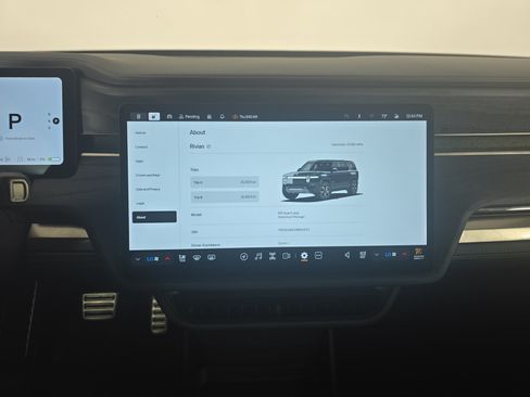 Used 2024 Rivian R1S Adventure AWD/4WD image 29