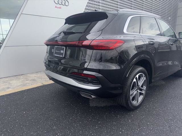 Used 2025 Audi Q5 Premium w/ Convenience Package AWD/4WD image 32