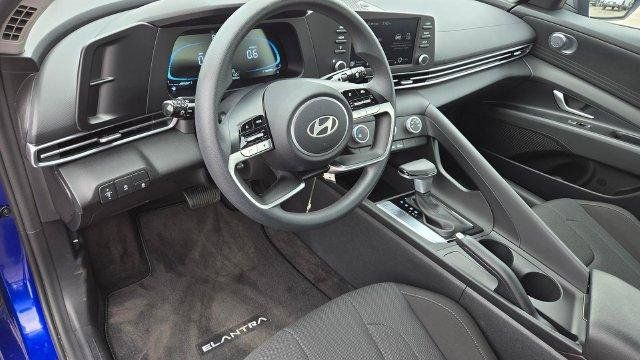 Used 2026 Hyundai Elantra SE FWD image 9