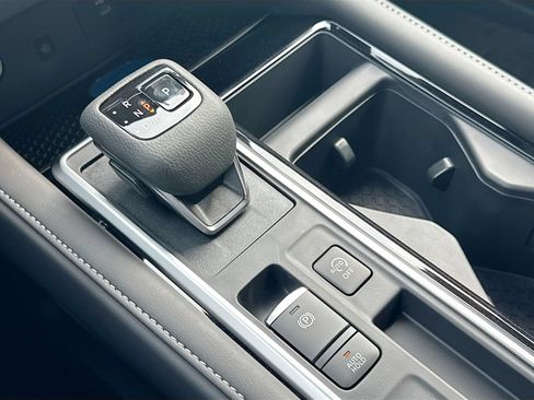 New 2026 Nissan Pathfinder SL FWD image 16