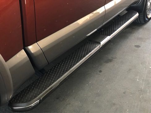Used 2019 Nissan Titan Platinum Reserve AWD/4WD image 21