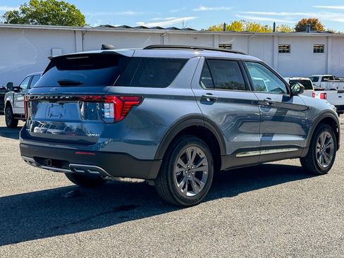 New 2025 Ford Explorer Active w/ Active Comfort Package image 3