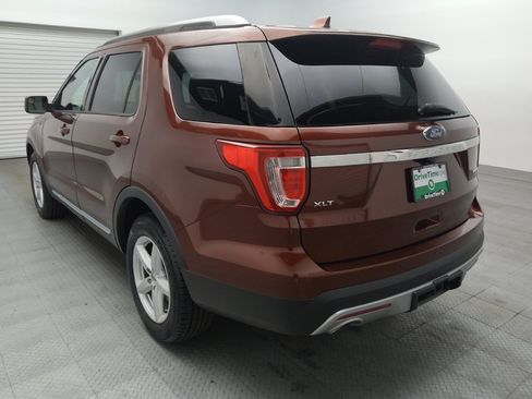 Used 2016 Ford Explorer XLT FWD image 5