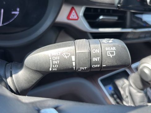 Used 2023 Toyota Sienna XLE FWD image 20