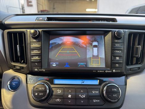 Used 2017 Toyota RAV4 Limited image 18