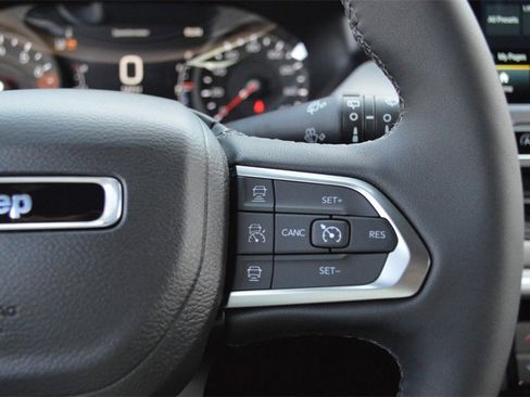 New 2026 Jeep Compass Limited image 18