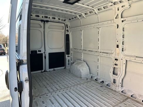 Used 2025 RAM ProMaster 2500 w/ Convenience Group FWD image 12