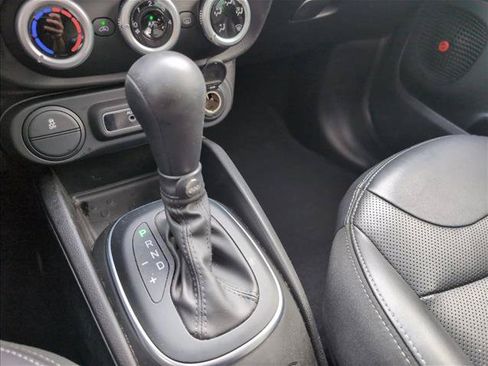 Used 2019 FIAT 500L Trekking FWD image 13
