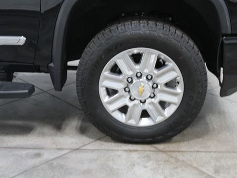 Used 2024 Chevrolet Silverado 2500 High Country image 64