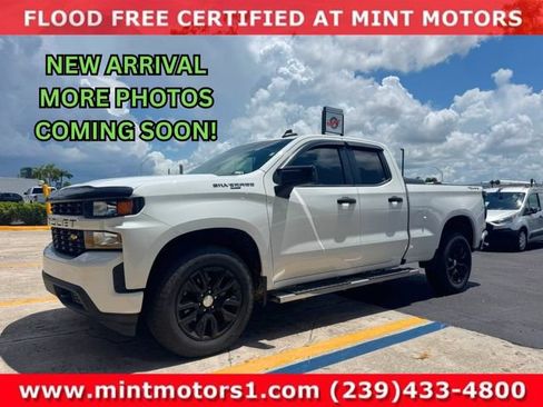 Used 2022 Chevrolet Silverado 1500 Custom AWD/4WD image 1