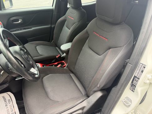 Used 2020 Jeep Renegade Trailhawk w/ Cold Weather Group AWD/4WD image 26