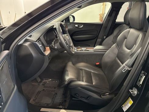 Certified 2024 Volvo XC60 B5 Ultimate w/ Protection Package Premier image 16