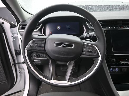 Used 2023 Jeep Grand Cherokee Laredo w/ Trailer Tow Prep Group (B) image 27