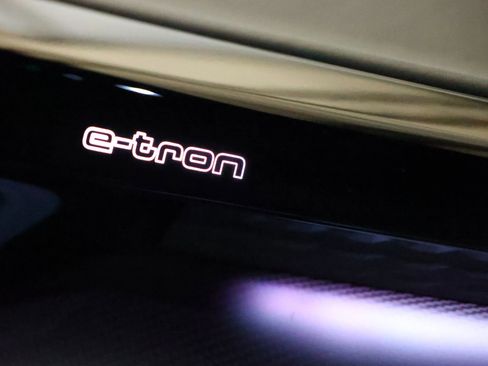 Used 2024 Audi e-tron GT Premium Plus w/ Performance Package image 80