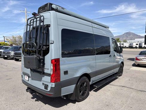 Used 2022 Mercedes-Benz Sprinter 2500 image 5