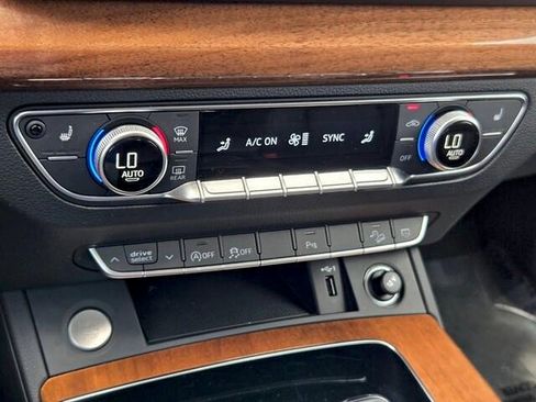 Used 2023 Audi Q5 2.0T Premium w/ Convenience Package AWD/4WD image 18