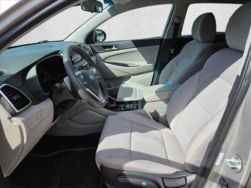 Used 2020 Hyundai Tucson SE image 19