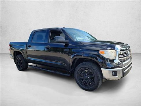 Used 2017 Toyota Tundra SR5 w/ SR5 Upgrade Package AWD/4WD image 3