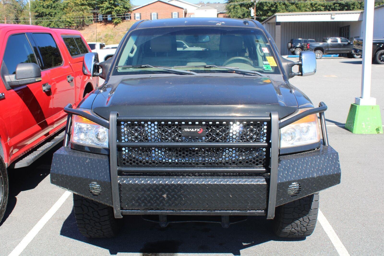 Used 2012 Nissan Titan SL w/ SL Technology Pkg AWD/4WD image 2