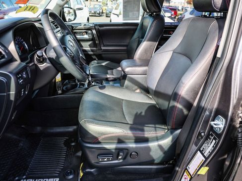 Certified 2018 Toyota 4Runner TRD Off-Road Premium image 9