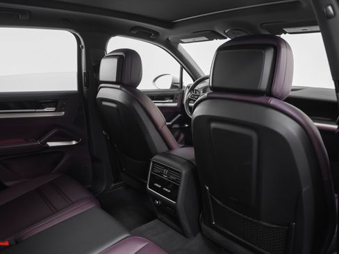 Used 2025 Porsche Cayenne E-Hybrid image 27