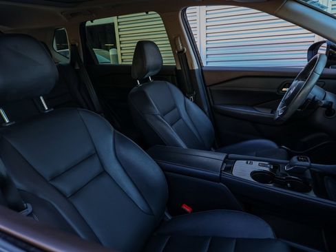 Used 2023 Nissan Rogue SL w/ SL Premium Package image 21