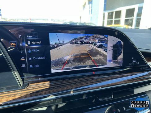 Used 2024 Cadillac Escalade Premium Luxury image 25