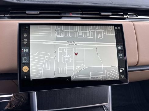 Used 2025 Land Rover Range Rover SE AWD/4WD image 23