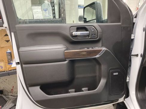 Used 2023 GMC Sierra 2500 SLT w/ SLT Premium Package image 23