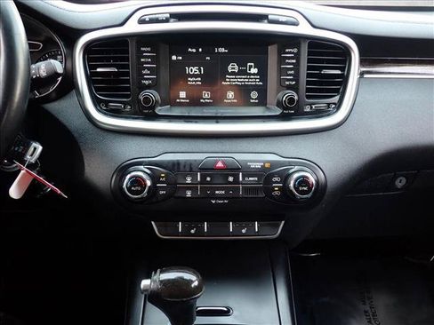 Used 2017 Kia Sorento FWD w/ LX Convenience Package image 16