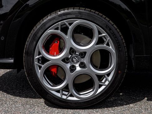 New 2025 Alfa Romeo Tonale w/ Premium Package image 20