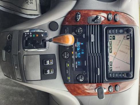 Used 2005 Toyota Sienna XLE Limited image 24