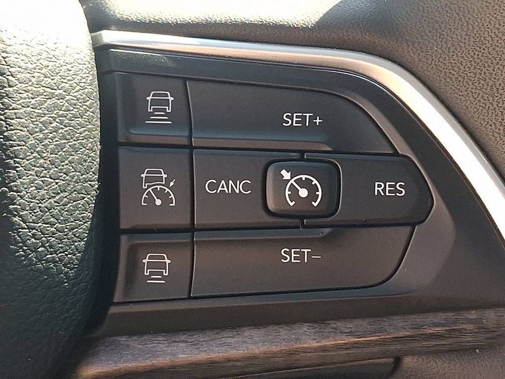 Used 2023 Jeep Grand Cherokee 4WD 4xe image 24