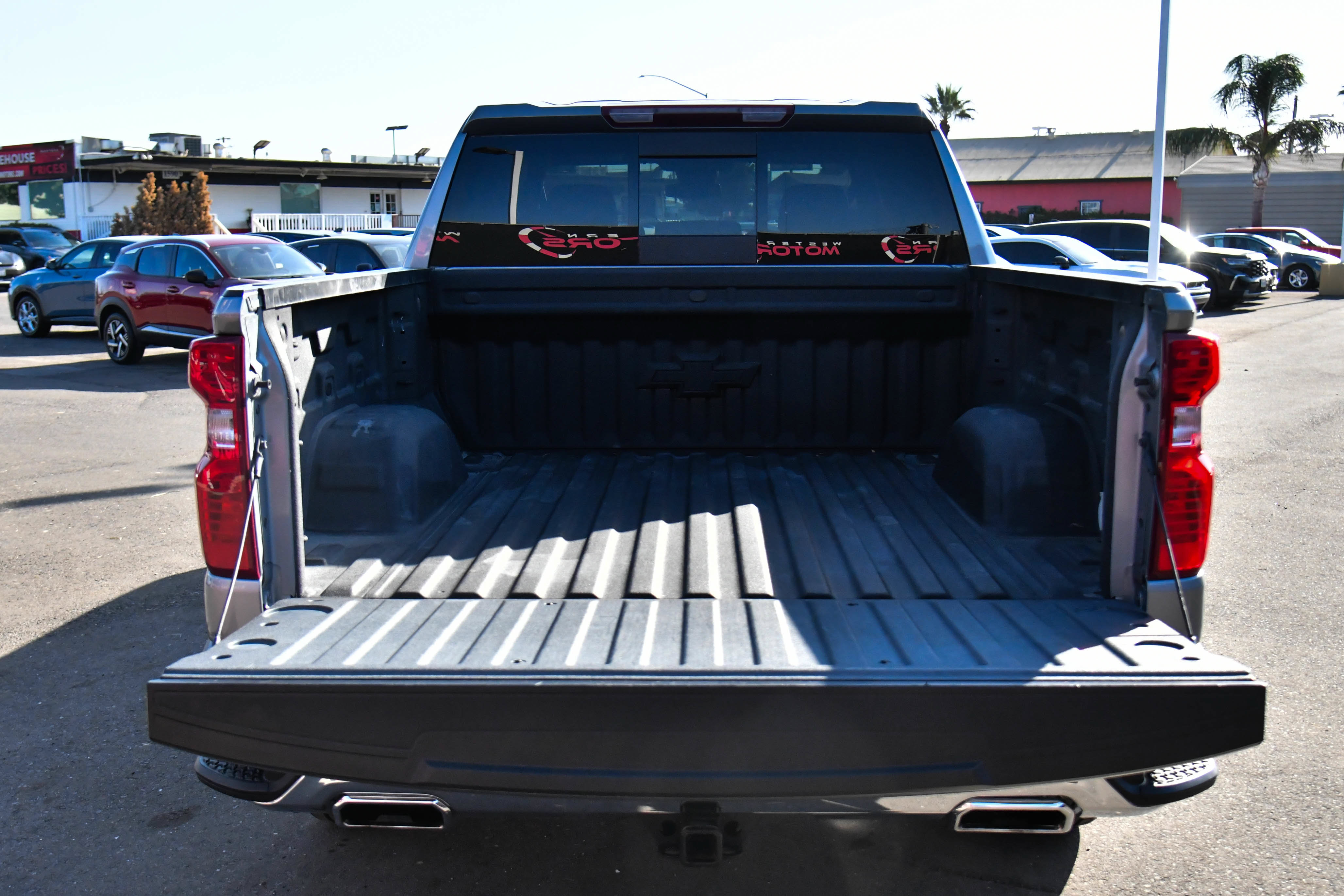 Used 2024 Chevrolet Silverado 1500 LT AWD/4WD image 40