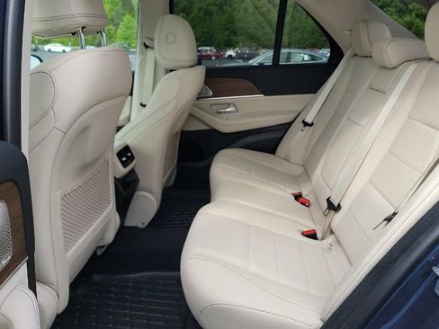 Used 2025 Mercedes-Benz GLE 350 4MATIC w/ AMG Line Exterior image 10