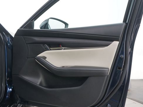 Used 2023 MAZDA MAZDA3 s image 9