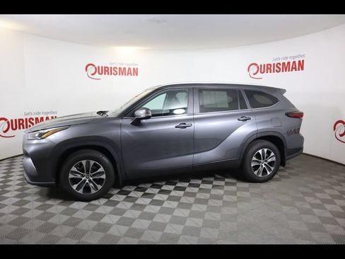 Used 2024 Toyota Highlander XLE AWD/4WD image 13