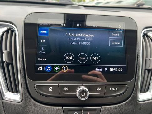 Used 2020 Chevrolet Malibu LT FWD image 18