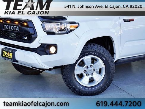 Used 2020 Toyota Tacoma TRD Sport image 3